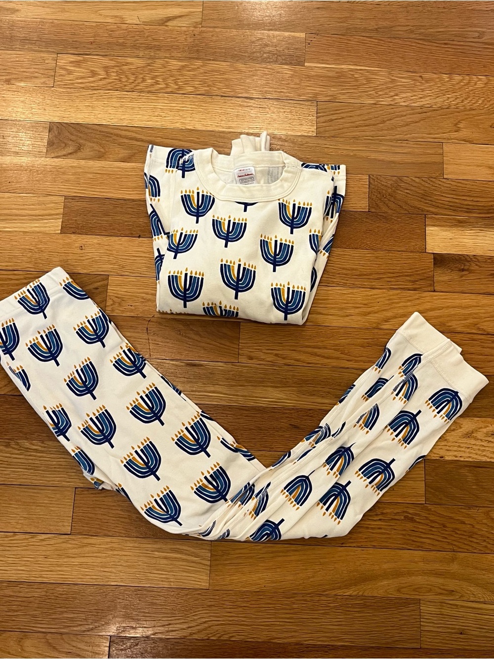 Hanna Andersson Cream Pajama Set with Blue & Gold Menorahs